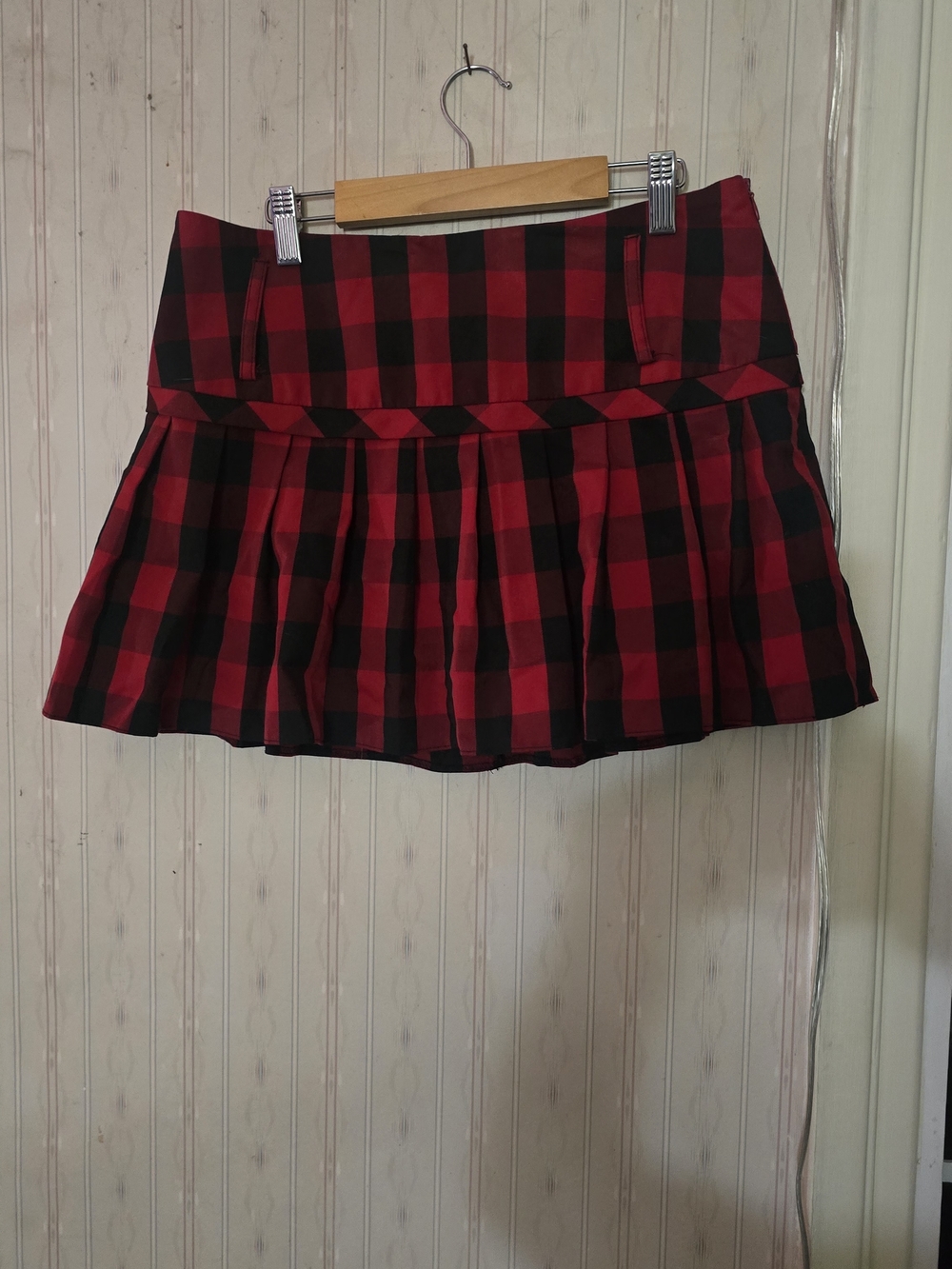Tracy Evans Red and Black Plaid Pleated Mini Skirt